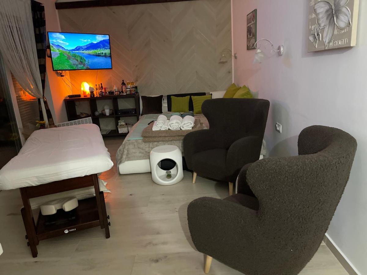 Regina Delux Apartman Jula Exterior foto
