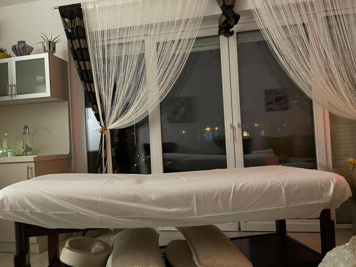 Regina Delux Apartman Jula Exterior foto