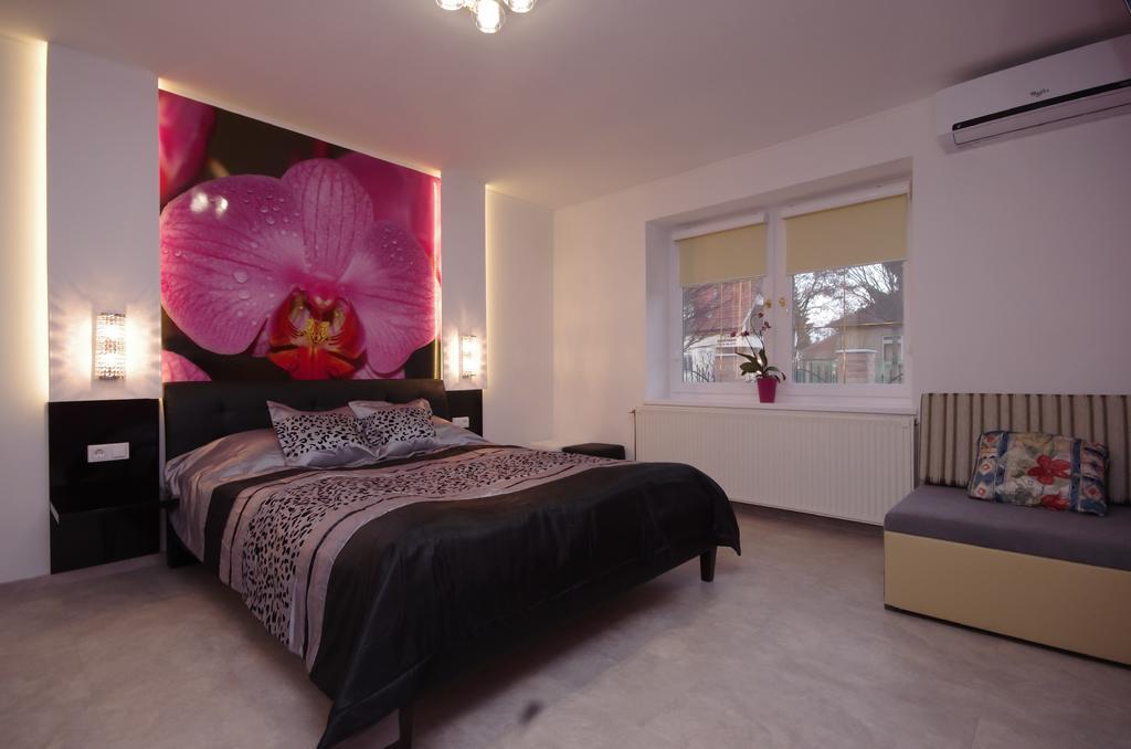 Regina Delux Apartman Jula Exterior foto