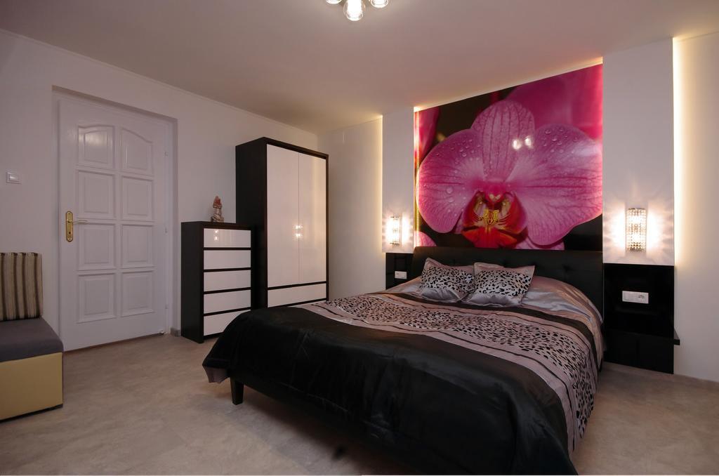 Regina Delux Apartman Jula Exterior foto