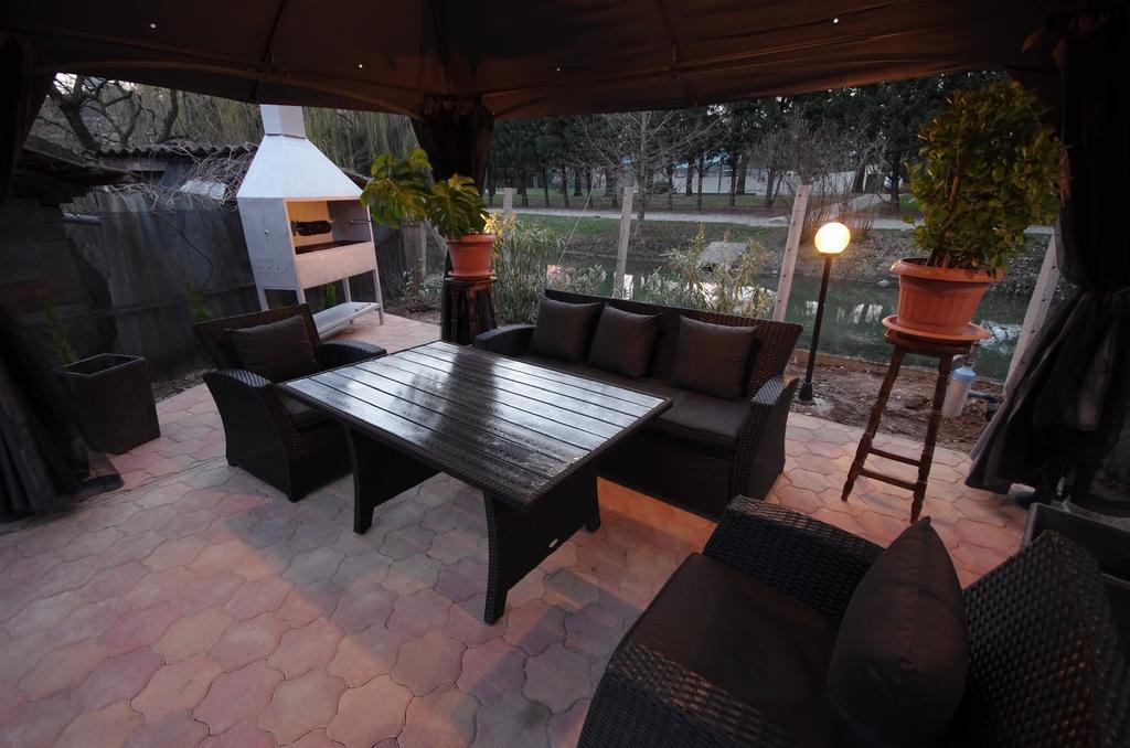 Regina Delux Apartman Jula Exterior foto
