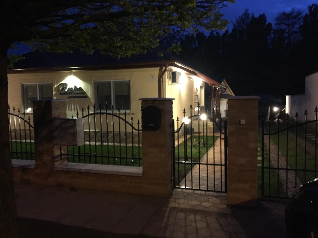 Regina Delux Apartman Jula Exterior foto