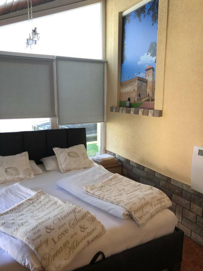 Regina Delux Apartman Jula Exterior foto