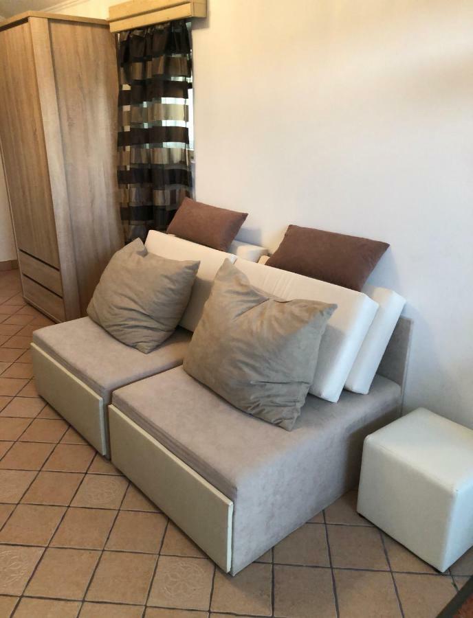 Regina Delux Apartman Jula Exterior foto