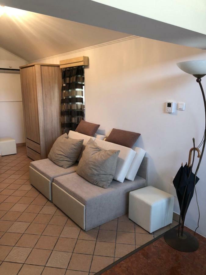 Regina Delux Apartman Jula Exterior foto